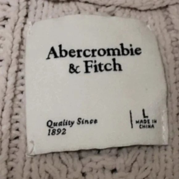Abercrombie & Fitch Cable Knit Button Up Cardigan - Picture 6 of 7